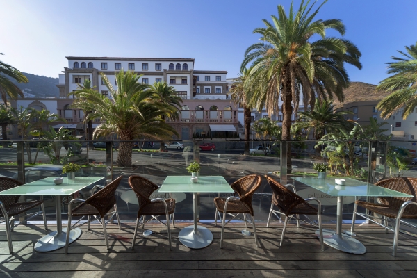Hotel Occidental Santa Cruz Contemporáneo